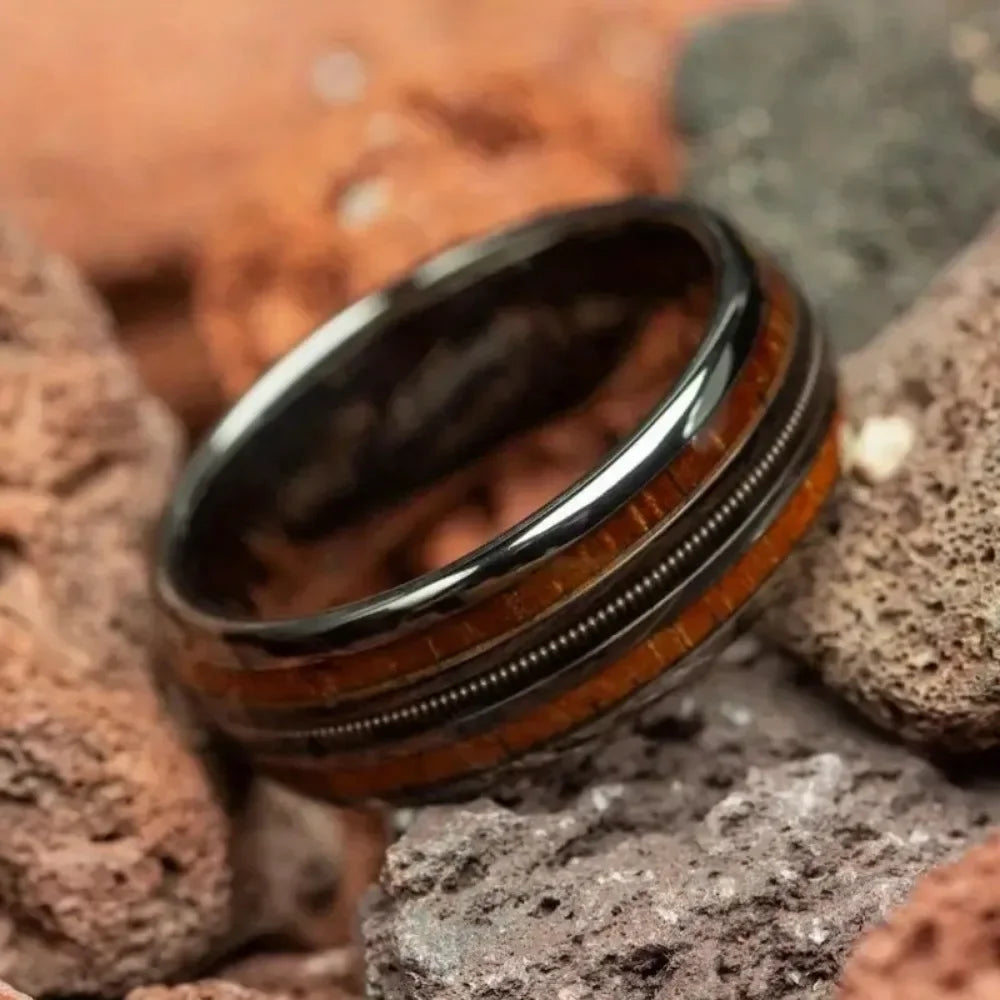 Rose Golden Ring, Inlaid Whiskey Barrel Wooden Grain Guitar String Men's Tungsten Steel Ring
