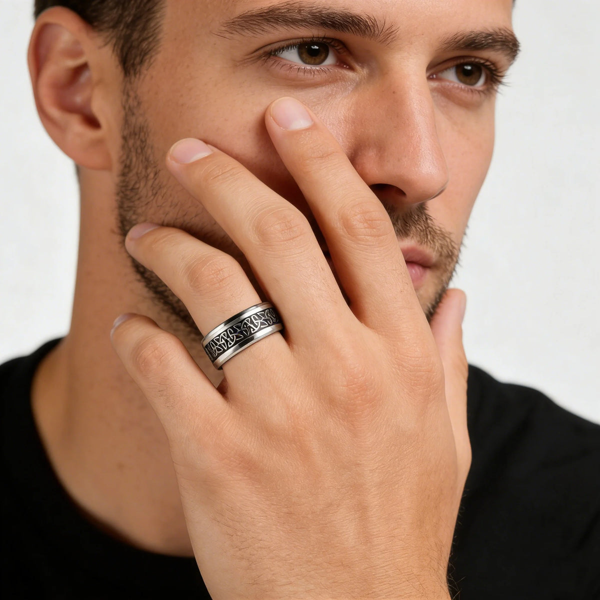 Fashion 8mm Men Stainless Steel Celtic Trinity Knot Rings Inlaid Black Carbon Fiber Rings For Men Women Wedding Band Jewelry