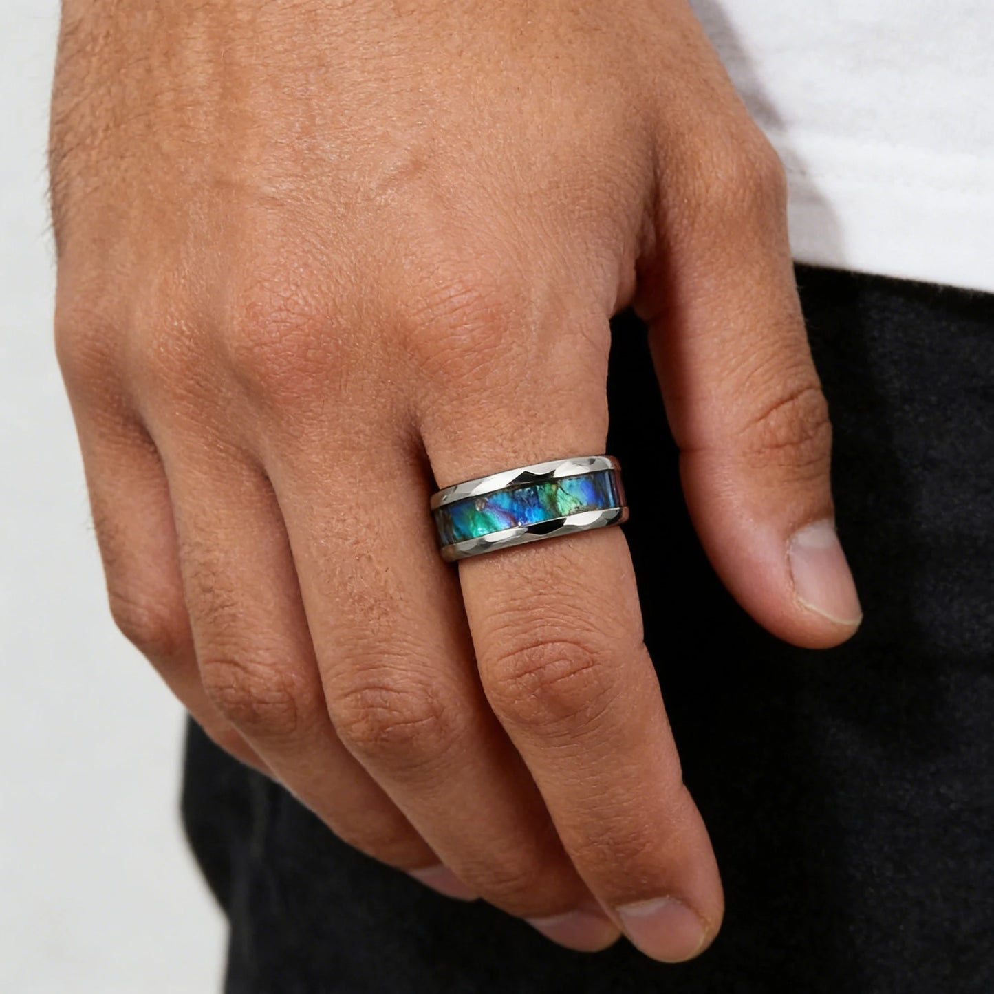 Fashion 8MM Hammered Stainless Steel Rings For Men Women Inlay Colorful Abalone Shell Rings Men Wedding Party Jewelry Gift