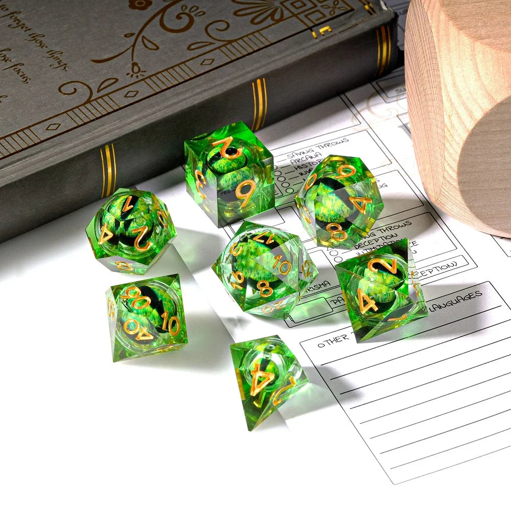 1-7pcs Dargon Eye DND Dice Set Cat Eye Liquid Core Milk Cat Sharp Edge Handmade Polyhedral Resin Dice for Multi-Sided RPG D6~D20 7pcs Green Golden