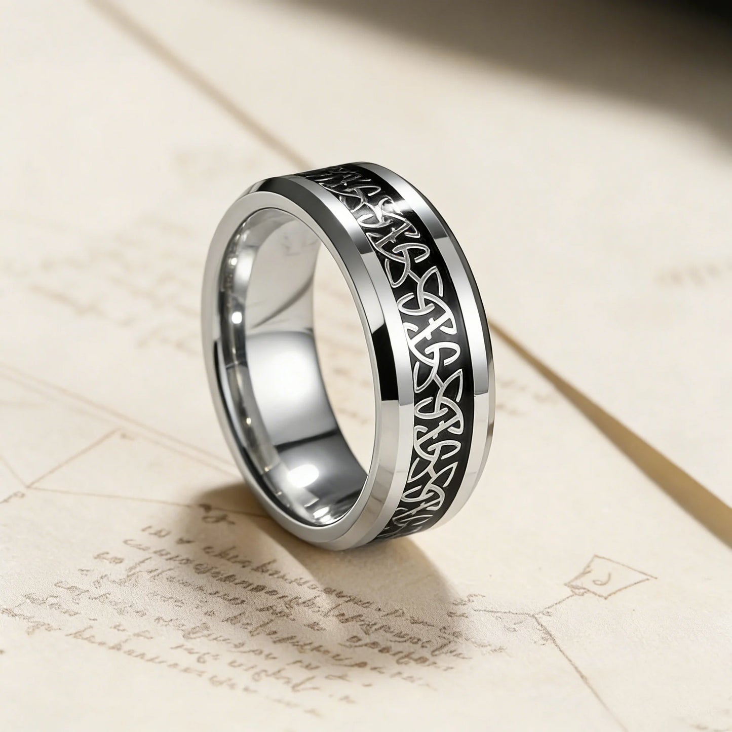 Fashion 8mm Men Stainless Steel Celtic Trinity Knot Rings Inlaid Black Carbon Fiber Rings For Men Women Wedding Band Jewelry