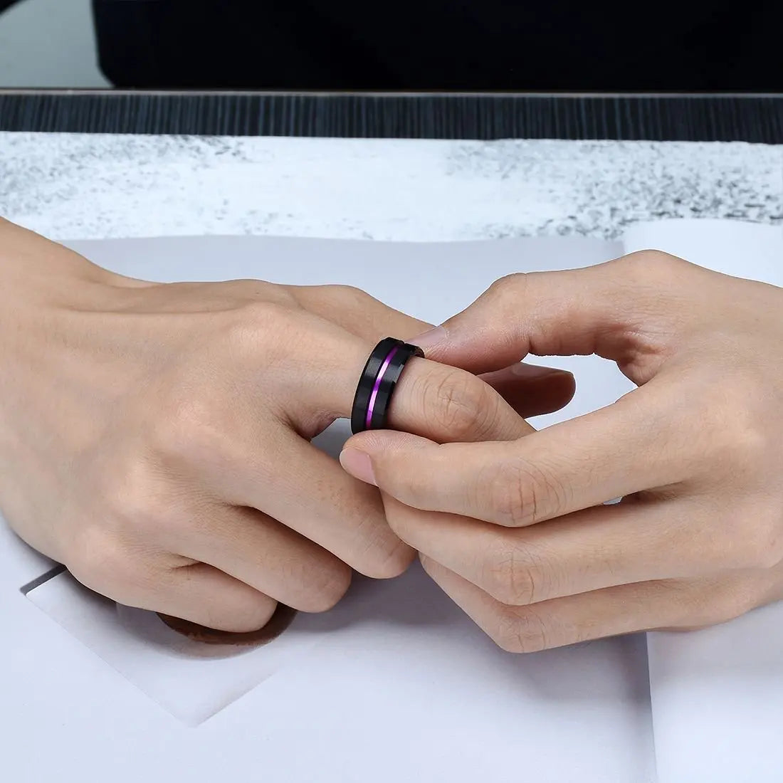 Fashion 8mm Black Tungsten Wedding Celtic Dragon Rings Inlaid Green Zircon Ring for Men Stainless Steel Purple Carbon Fibre Ring