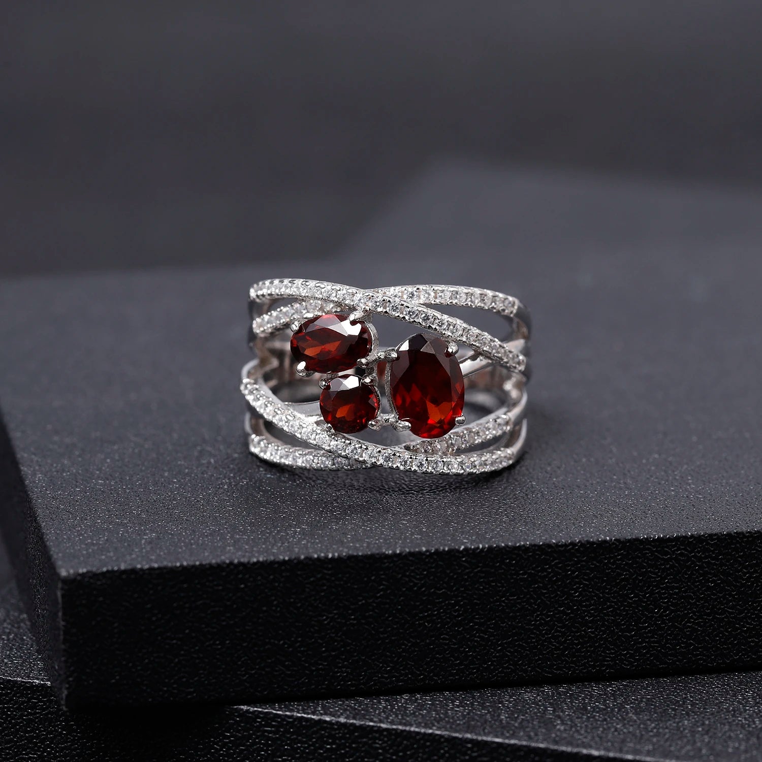 GEM'S BALLET 1.87Ct Natural Red Garnet Finger Rings 925 Sterling Silver Criss-Cross Pavé Gemstone Ring For Women Fine Jewelry