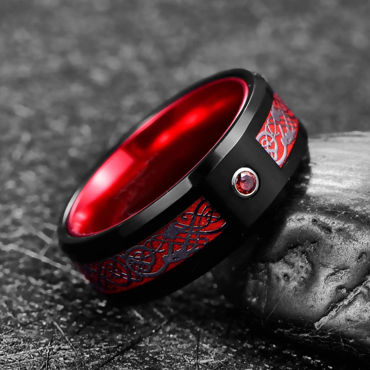 Fashion Black Tungsten Wedding Celtic Dragon Rings For Men Inlaid Green Zircon Punk Men Stainless Steel Green Carbon Fibre Ring
