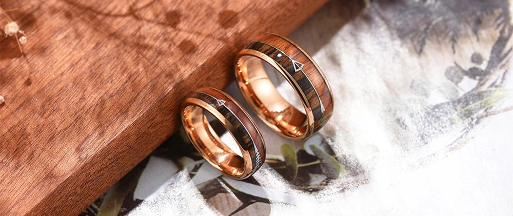Fashion 8mm Silver Color Stainless Steel Arrow Rings for Men Women Inlaid Hawaiian Koa Wood Rings Men Wedding Band Jewelry Gifts
