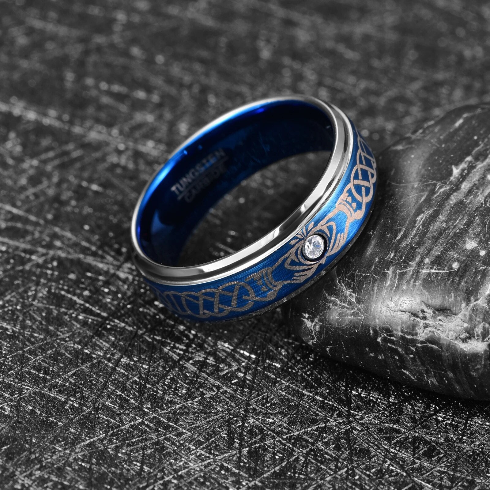 Bonlavie 8mm Electroplated Blue Laser Knot Set Blue Zircon Tungsten Steel Ring For Men Wedding Band Carbon Fiber Men Rings Gift