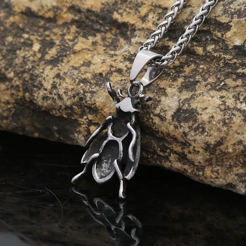 Trendy SImple Bee Pendant Popular 316L Stainless Steel Creative Unique Animal Necklaces Personality Men Women Party Jewelry Gift