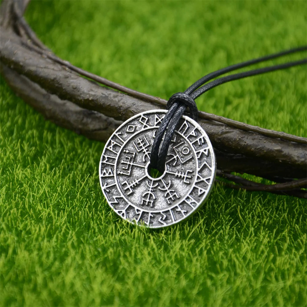 Nostalgia Viking Runes Jewelry Runic Amulet Circle Pendant Necklace Women Men Vegvisir Compass Nordic Talisman Pagan Jewerly
