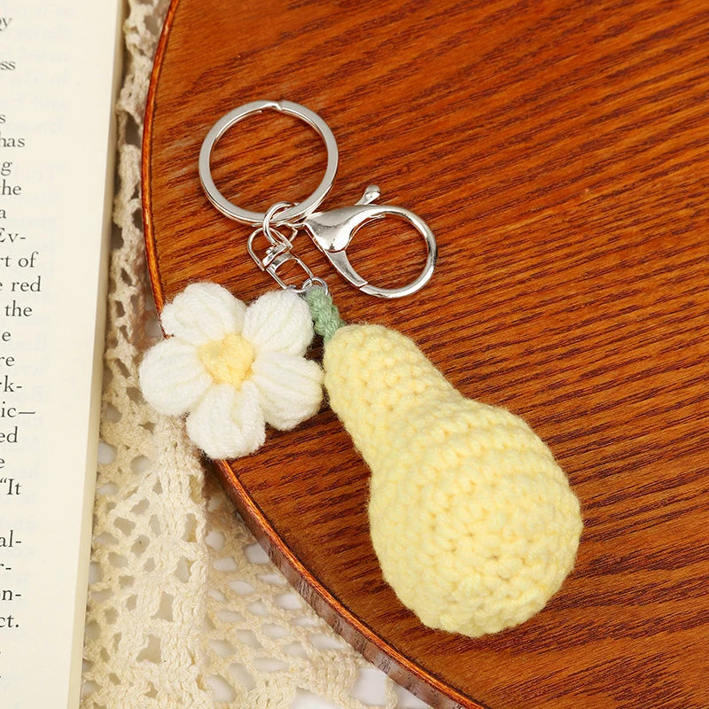 Cute Knitting Fruit Keychain Creative Knitted Strawberry Car Keys Keychain Wholesale Weaved Avocado Keyrings for Bag Accessories J