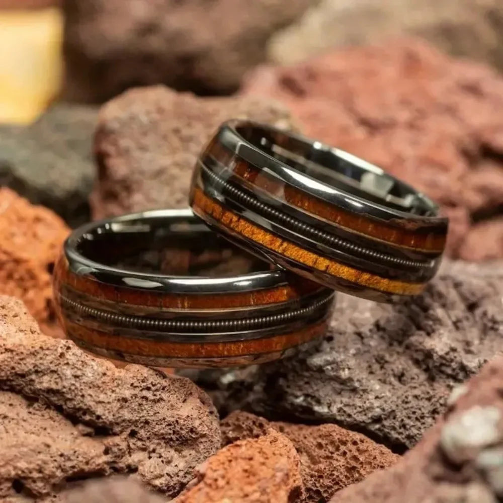 Rose Golden Ring, Inlaid Whiskey Barrel Wooden Grain Guitar String Men's Tungsten Steel Ring