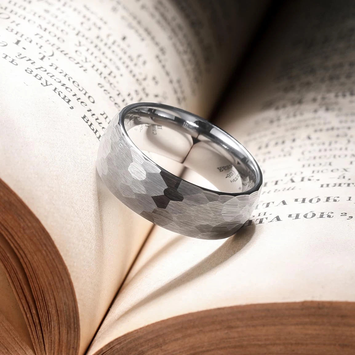 Fashion Hammered Multi-faceted Titanium Rings For Men Women Black Brushed Stainless Steel Couple Ring Wedding Engagement Jewelry
