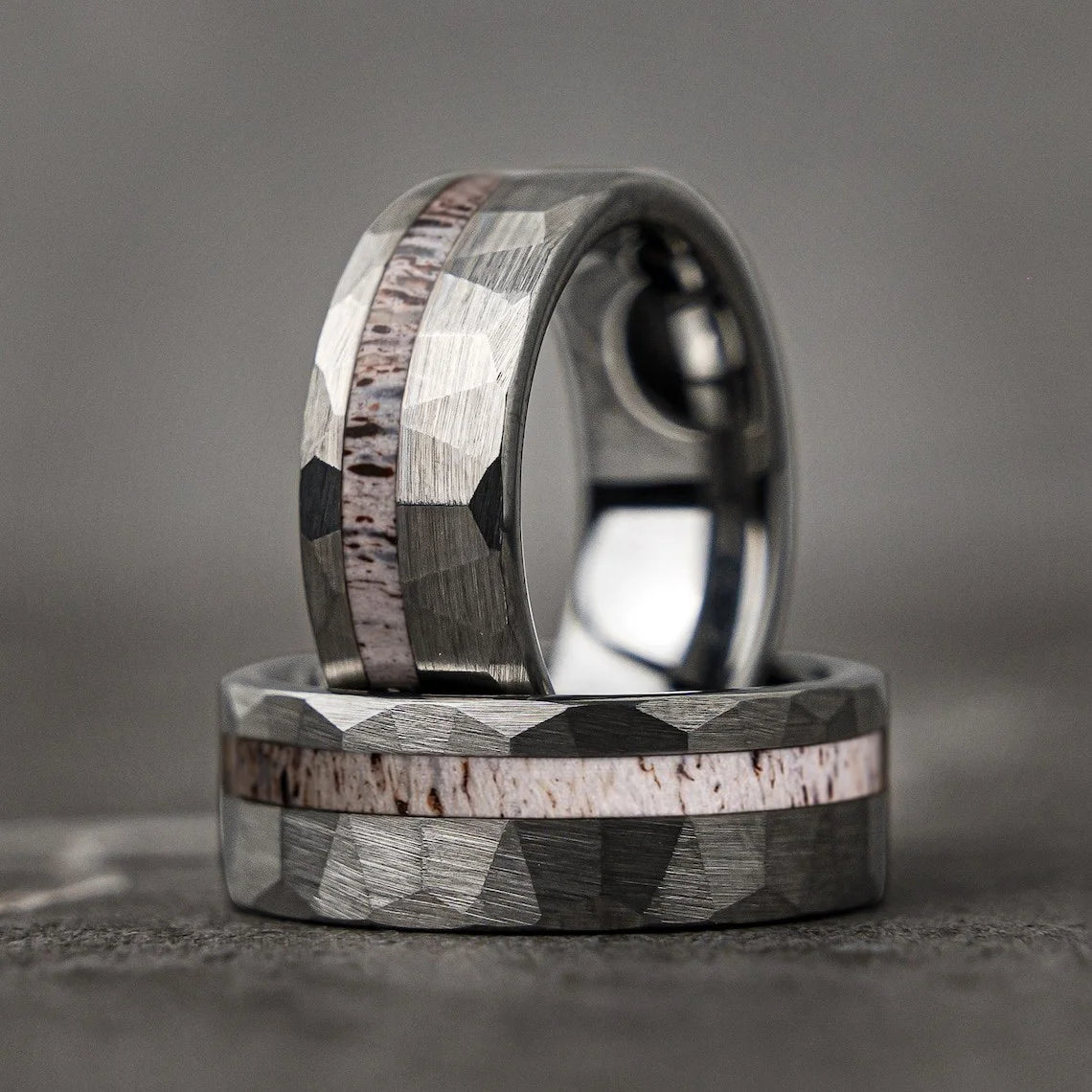 With Deer Antler Inlay Fashion Hammered 8mm Silver Color Men Stainless Steel Rings for Men Wedding Band Jewelry Wholesale
