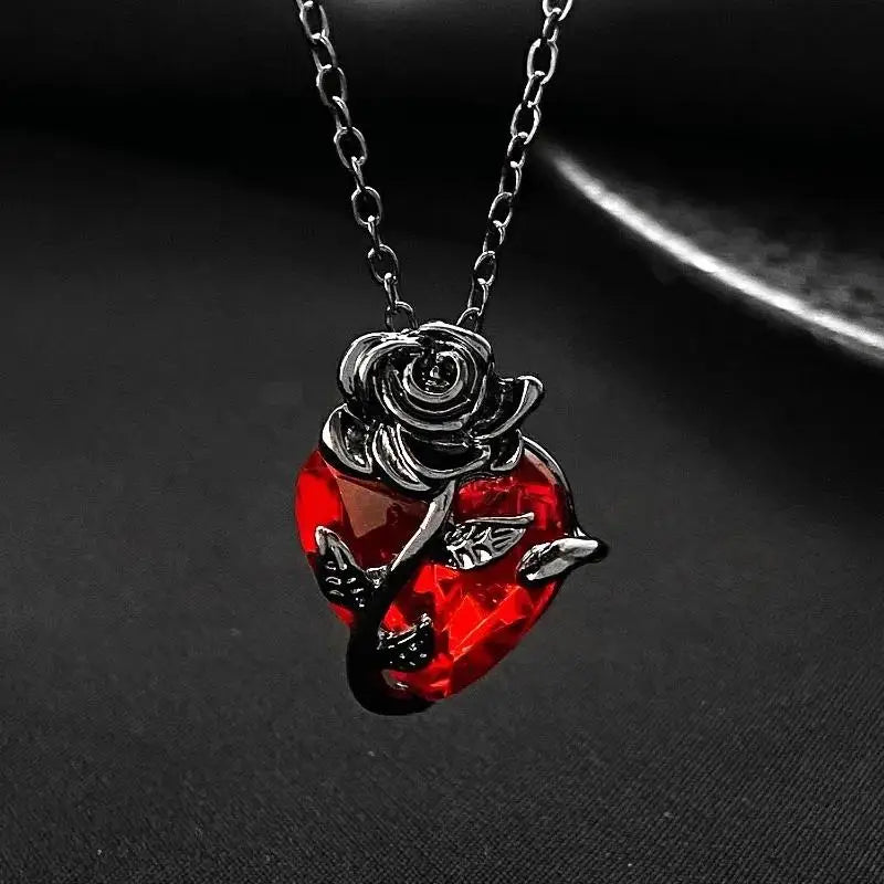 Love Rose Necklace Gothic Dark Wrapped Flower Heart Shaped Female Clavicle Chain Valentine's Day Jewelry