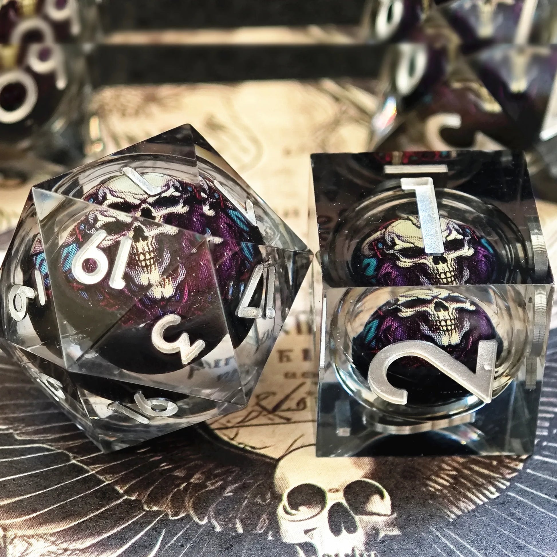 MINI PLANET Skull Liquid Core Dice Set Polyhedral DND Dice For TRPG Desktop Game Sharp Resin Dice Set 7pcs Handmade Dice