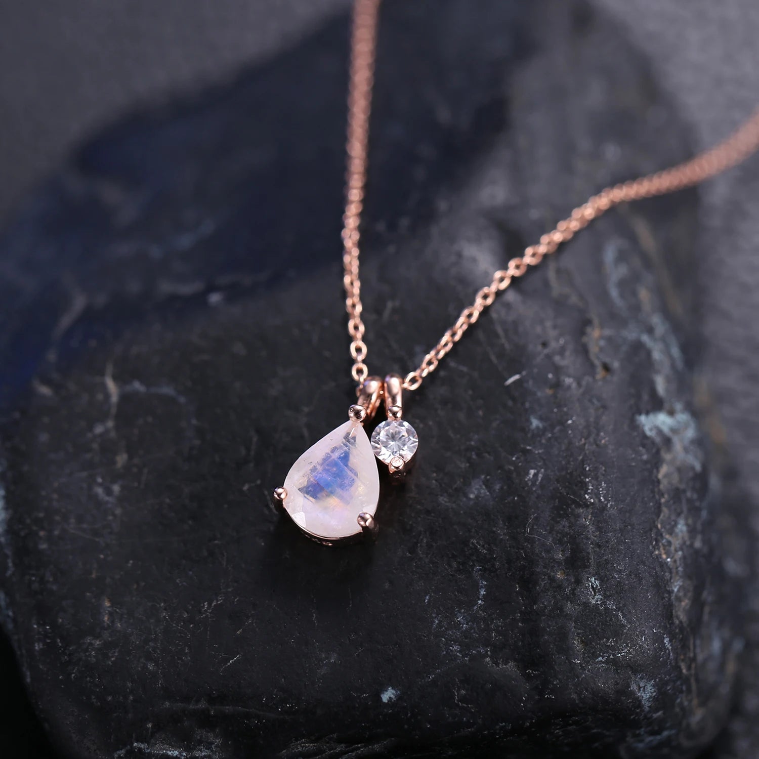 GEM'S BALLET Rainbow Moonstone Necklace in 925 Sterling Silver June Birthstone Jewelry Healing Crystal Neckalce Gift for Her