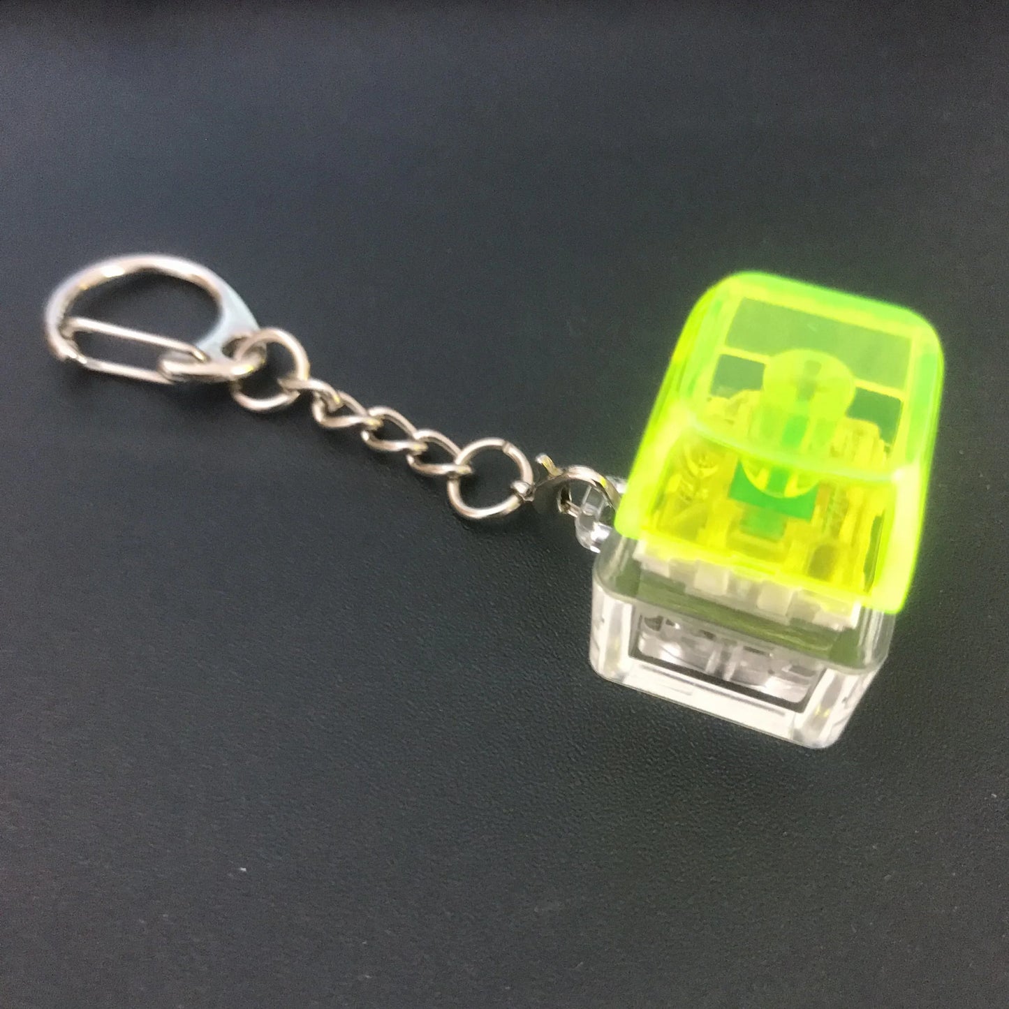 1Pc Mechanical Switch Keychain Key Chain Fidget Toys Fingertip Keyboard Button Stress Relief Toys for Adults and Kids Keyring Green 1Pc 6 cm