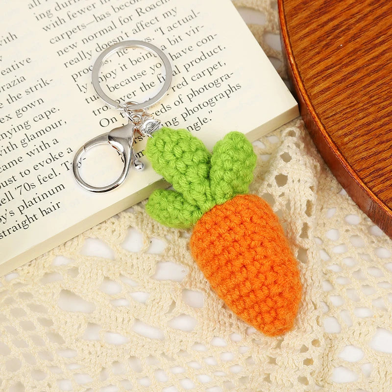 Cute Knitting Fruit Keychain Creative Knitted Strawberry Car Keys Keychain Wholesale Weaved Avocado Keyrings for Bag Accessories