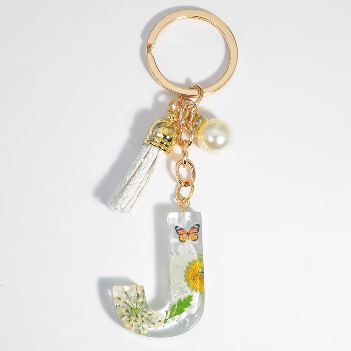 1Pc Letter Keychains Charms White Chrysanthemum Alphabet Resin Keyring Women Exquisite Bag Ornaments Flower Key Holder Gift SKC-Y07-J CHINA
