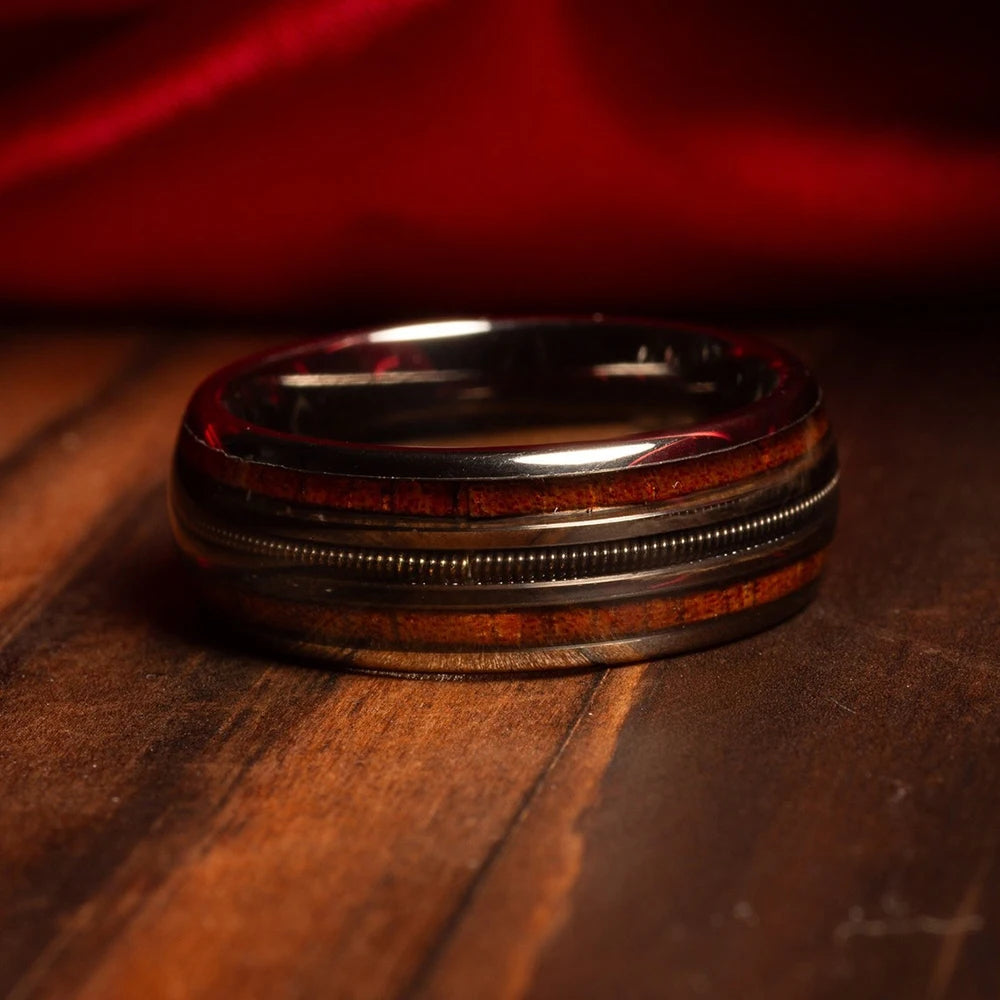 Fashion 8mm Black Stainless Steel Guitar String Rings for Men Whiskey Barrel Wood Inlay Guitarist Ring Men Wedding Band Jewelry
