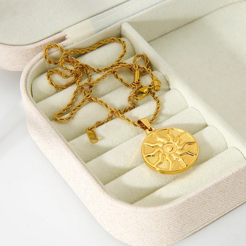 Waterproof Stainless Steel 18k Gold Plated Sunflower Big Round Pendant Necklace Apollo Amulet Pendant Necklace for Women Men