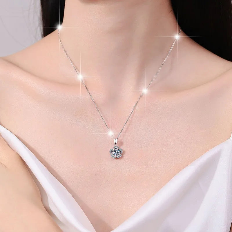 HK0076 Lefei Fashion Luxury Classic Moissanite Design Creative Five-petaled Flower Necklace Women s925 Silver Party Jewelry Gift