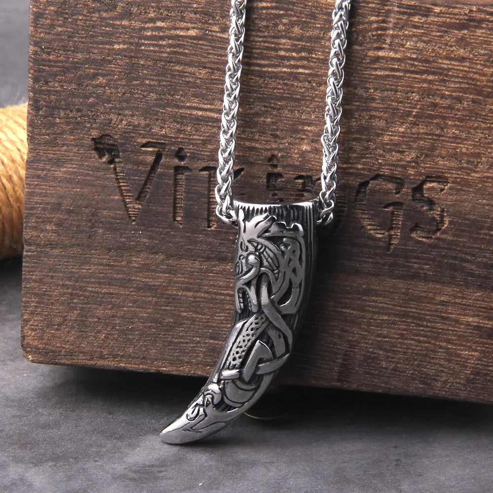 Never Fade Wolf Fang Tooth Spike with wolf Carving patterns Pendant Necklace wooden box as men gift