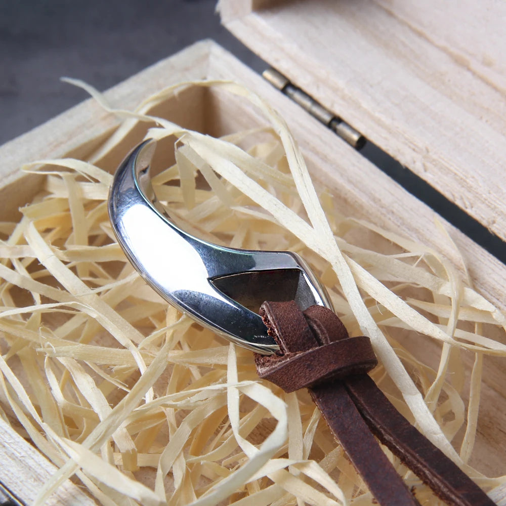 Never Fade Wolf Fang Tooth Spike with wolf Carving patterns Pendant Necklace wooden box as men gift