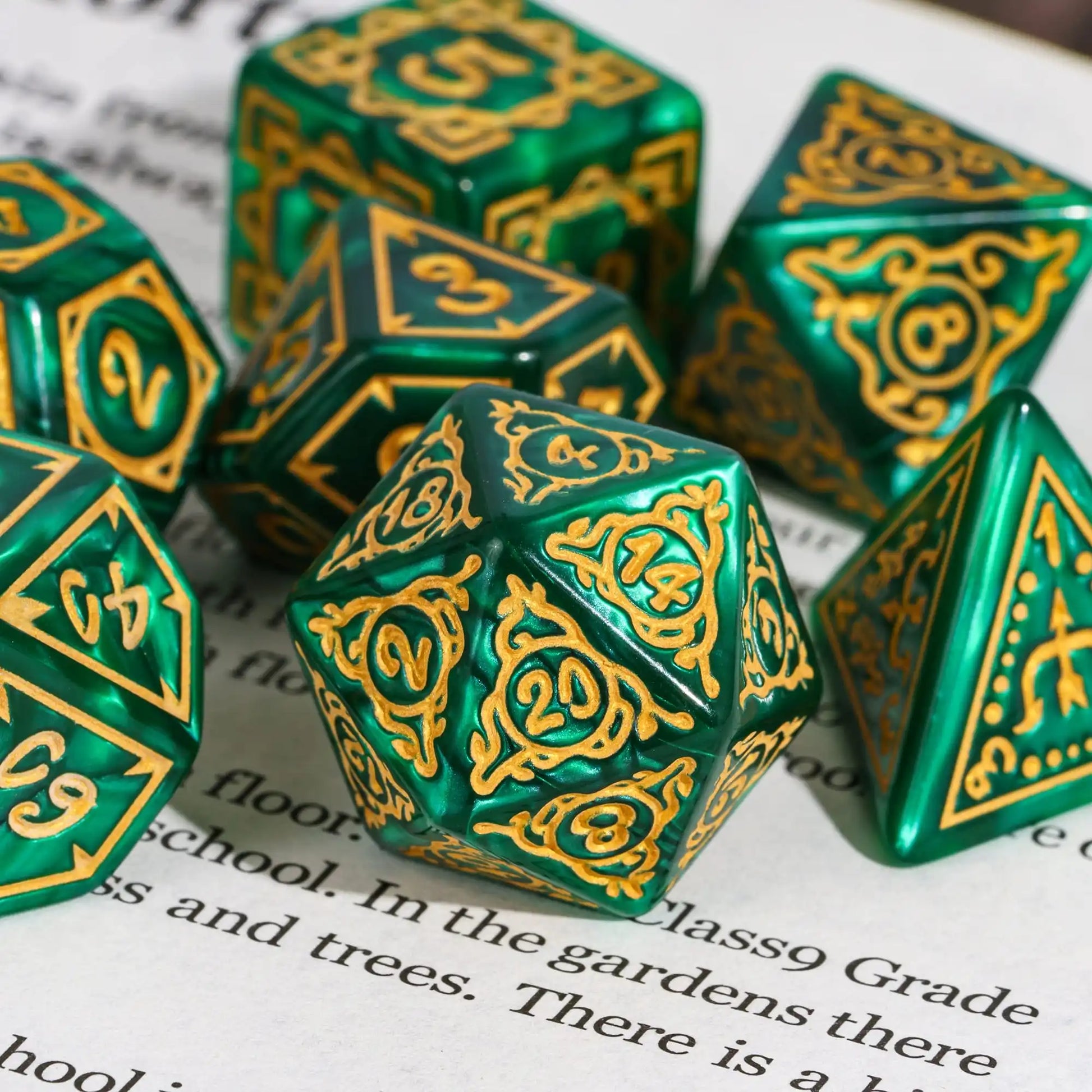 Poludie 7Pcs/Set New Dice Set Druid Green Marbled D4~D20 DND Polyhedral Dice for Role Playing Dice Board Game D&D