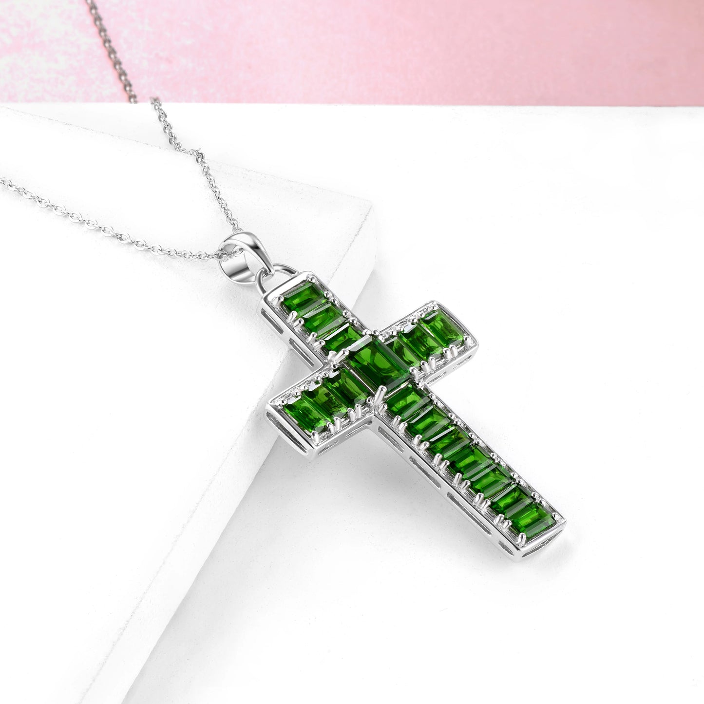 Natural Chrome Diopside Silver Pendant 4.6 Carats Genuine Gemstone Cross Classic Design Unisex Style Fine Jewelrys Gifts