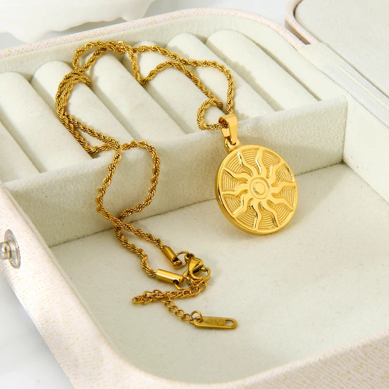 Waterproof Stainless Steel 18k Gold Plated Sunflower Big Round Pendant Necklace Apollo Amulet Pendant Necklace for Women Men