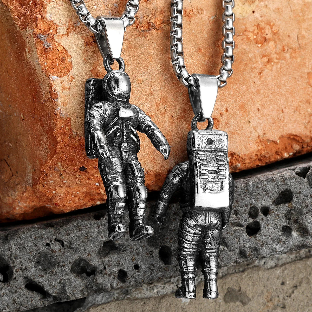 Astronaut Spaceman Stainless Steel Man Necklaces Pendant Chain Retro Punk Women Fashion Jewelry Gifts Wholesale Dropshiping
