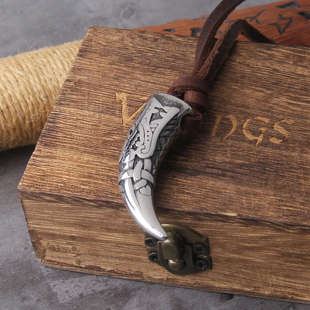 Never Fade Wolf Fang Tooth Spike with wolf Carving patterns Pendant Necklace wooden box as men gift
