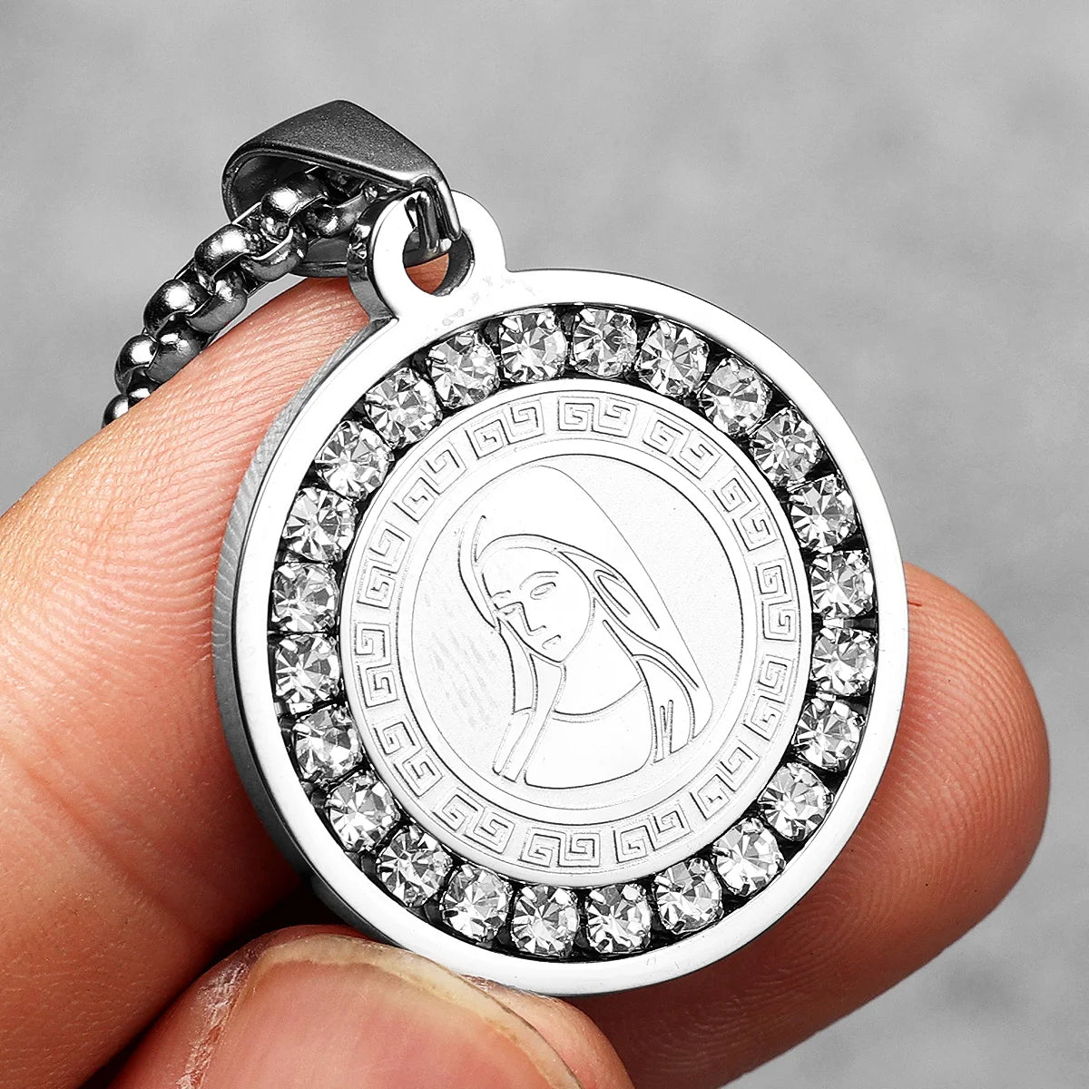 Aesthetic Virgin Mary Stainless Steel Zircon Men Necklace Pendant Chain Powerful Amulet Luxury For Women Jewelry Gifts Wholesale
