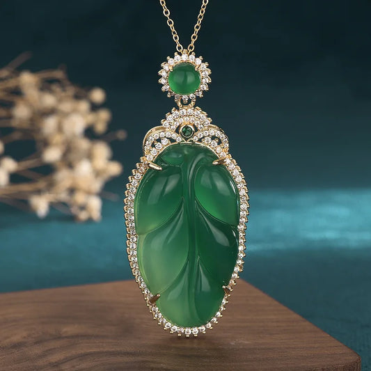2022 New Women Necklace Delicate Green Leaf Natural Jade Pendant Inlay White Zircon Crystal Necklaces Charm Luxurious Jewelry NC0118