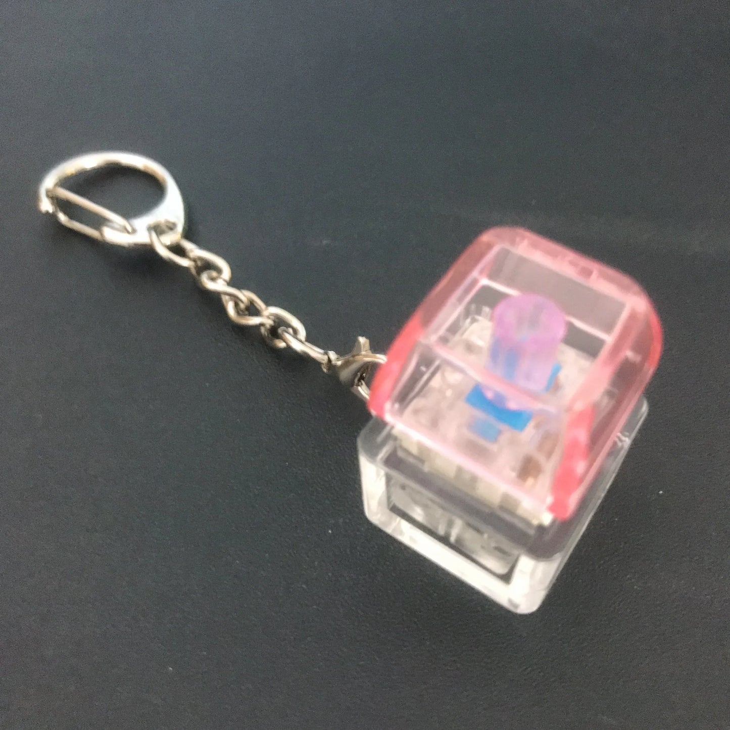 1Pc Mechanical Switch Keychain Key Chain Fidget Toys Fingertip Keyboard Button Stress Relief Toys for Adults and Kids Keyring Pink 1Pc 6 cm