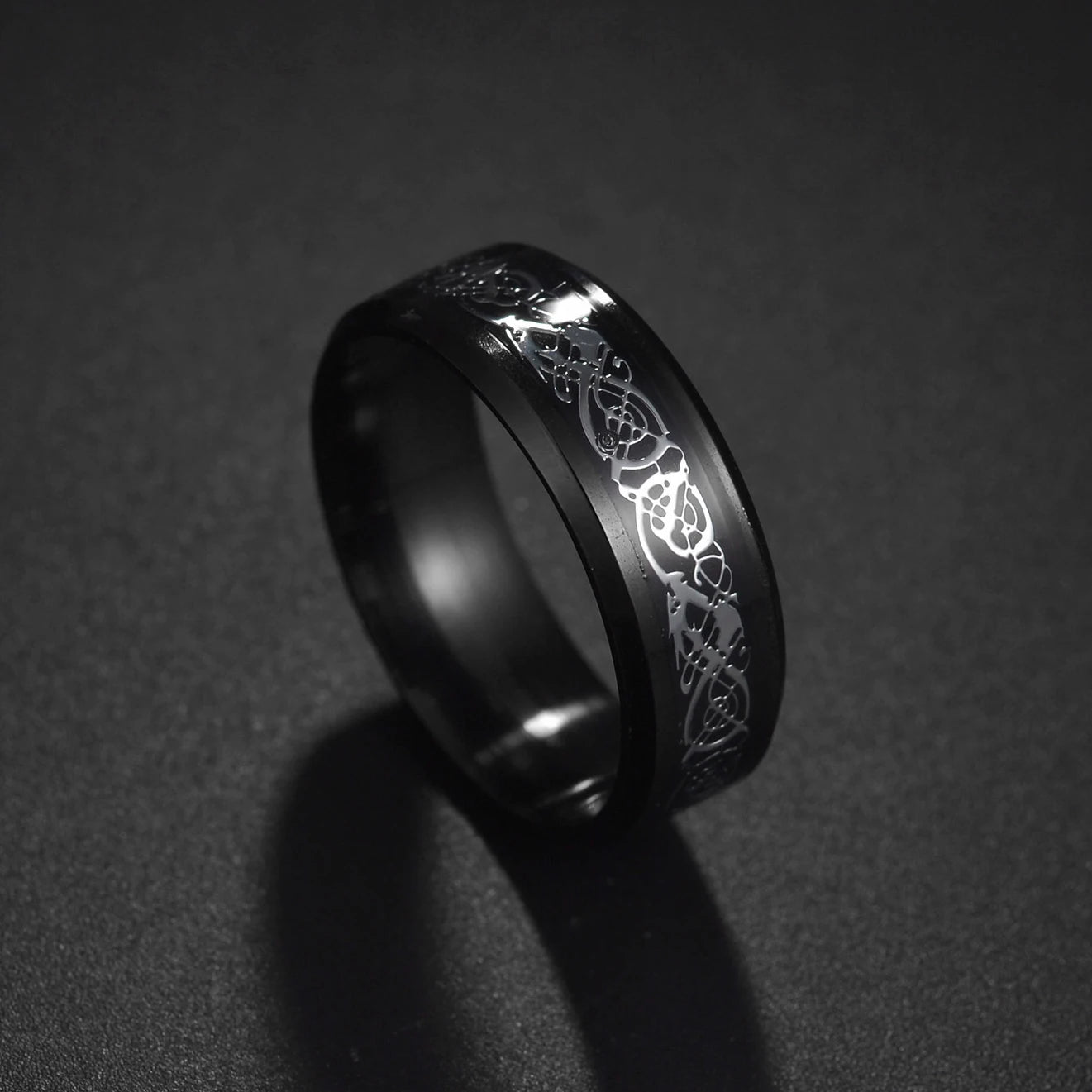 Classic 8mm Men Ring Titanium Stainless Steel Ring Inlay Black Blue Carbon Fiber Ring Wedding Jewelry Christmas Gift Accessories
