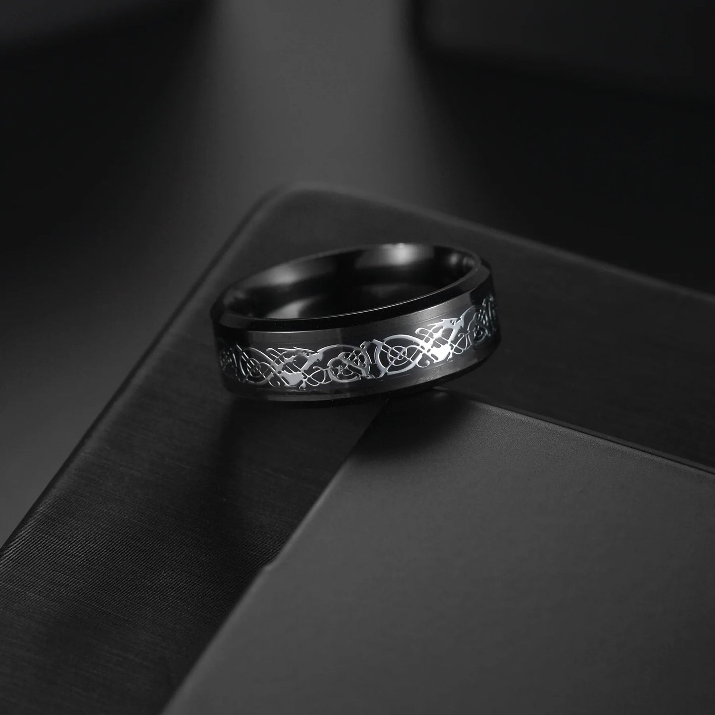 Classic 8mm Men Ring Titanium Stainless Steel Ring Inlay Black Blue Carbon Fiber Ring Wedding Jewelry Christmas Gift Accessories