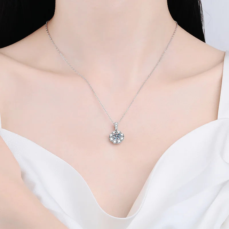 S925 Sterling Silver Pendant Mosang Stone Necklace Full Row Zircon Sun Flower Necklace 1 Carat D Color