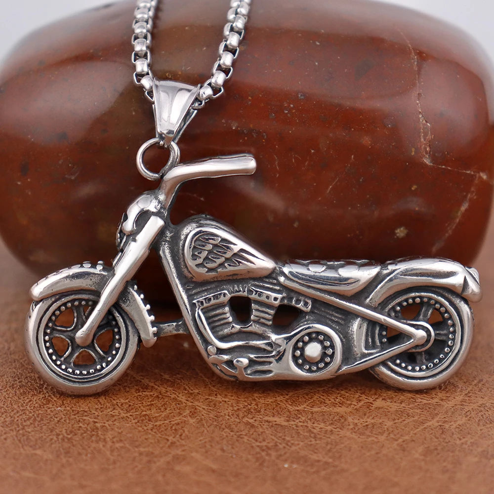 Classic Motorcyclist Pendant Chain Punk Hip Hop Soul Chariot Necklaces for Men Fashion Biker Jewelry Gift