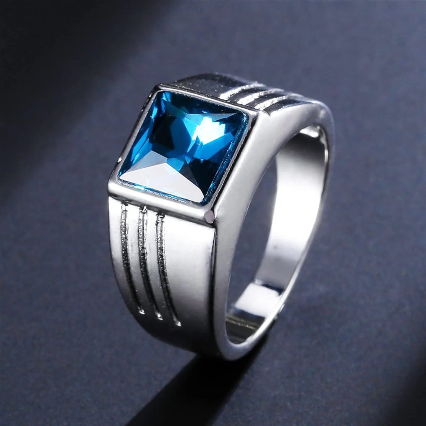 Fashion Men's Blue Crystal CZ Stone Ring Luxury Silver Color Engagement Ring Classic Wedding Party Jewelry Valentine's Day Gift