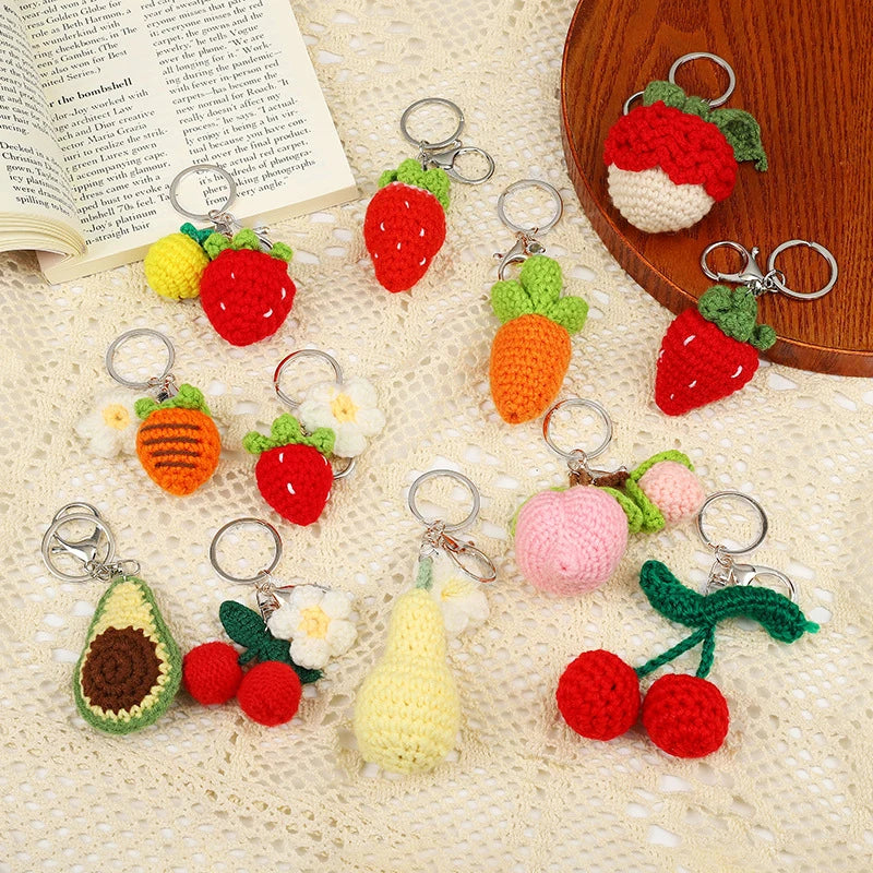 Cute Knitting Fruit Keychain Creative Knitted Strawberry Car Keys Keychain Wholesale Weaved Avocado Keyrings for Bag Accessories