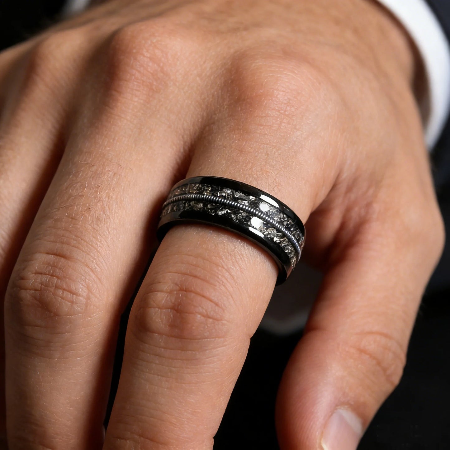 Fashion 8mm Black Stainless Steel Guitar String Rings for Men With Meteorite Inlay Guitarist Ring Men Wedding Band Jewelry