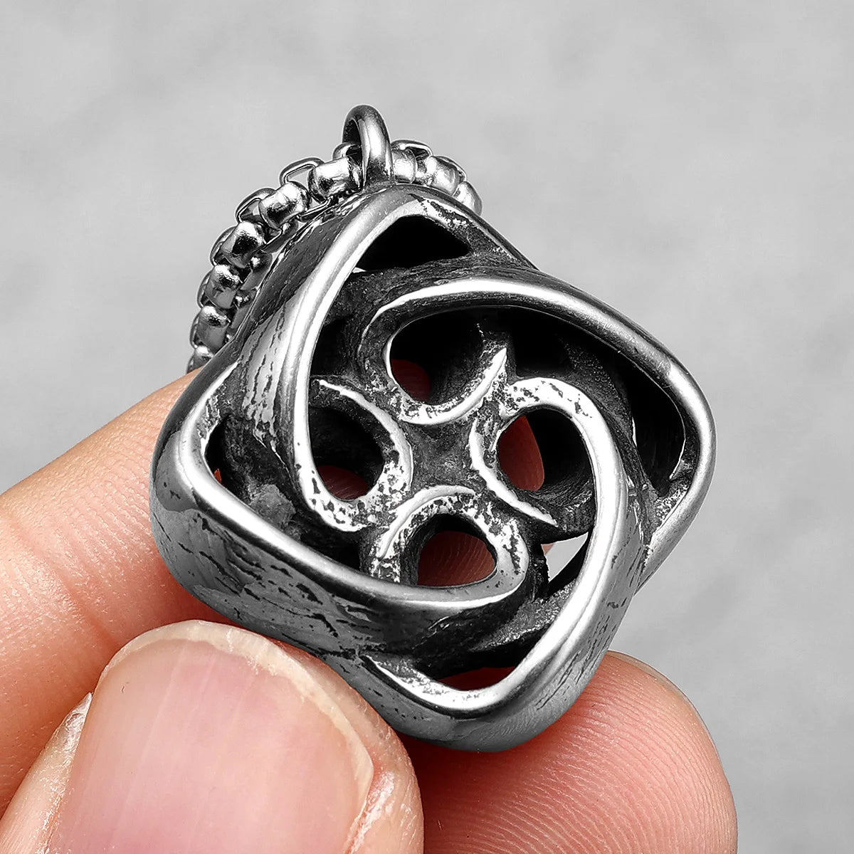 Celtic Knot Spiral Stainless Steel Men Necklaces Pendant Chain Punk Unique for Women Fashion Jewelry Gifts Wholesale Dropshiping