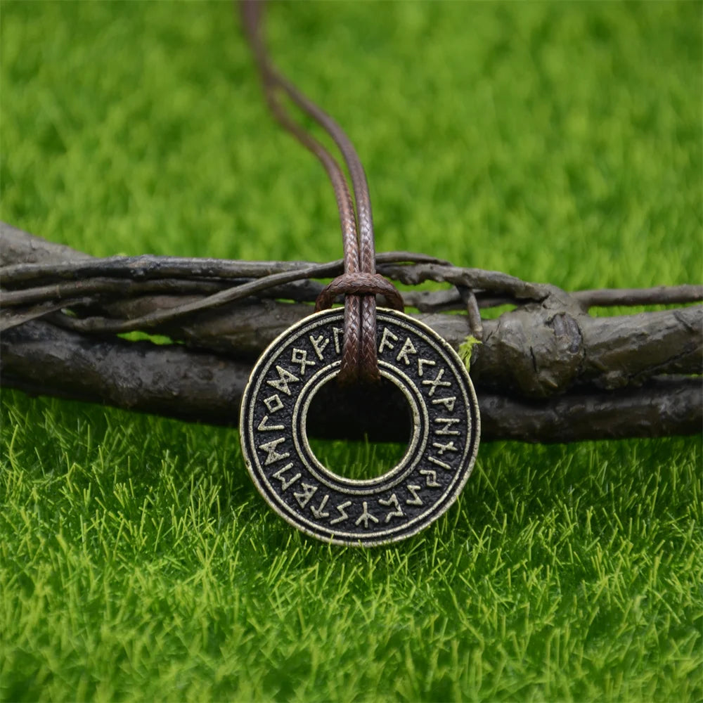 Nostalgia Viking Runes Jewelry Runic Amulet Circle Pendant Necklace Women Men Vegvisir Compass Nordic Talisman Pagan Jewerly