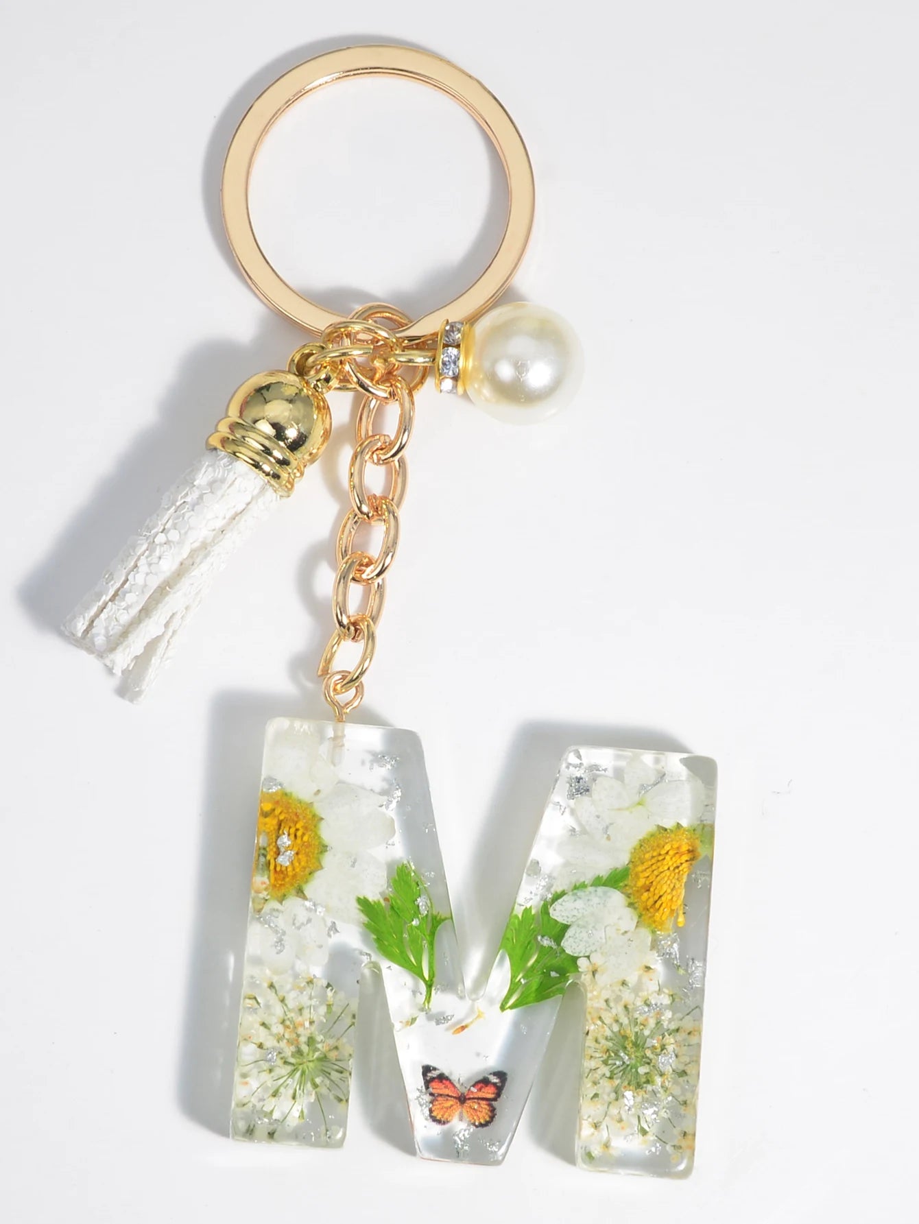1Pc Letter Keychains Charms White Chrysanthemum Alphabet Resin Keyring Women Exquisite Bag Ornaments Flower Key Holder Gift