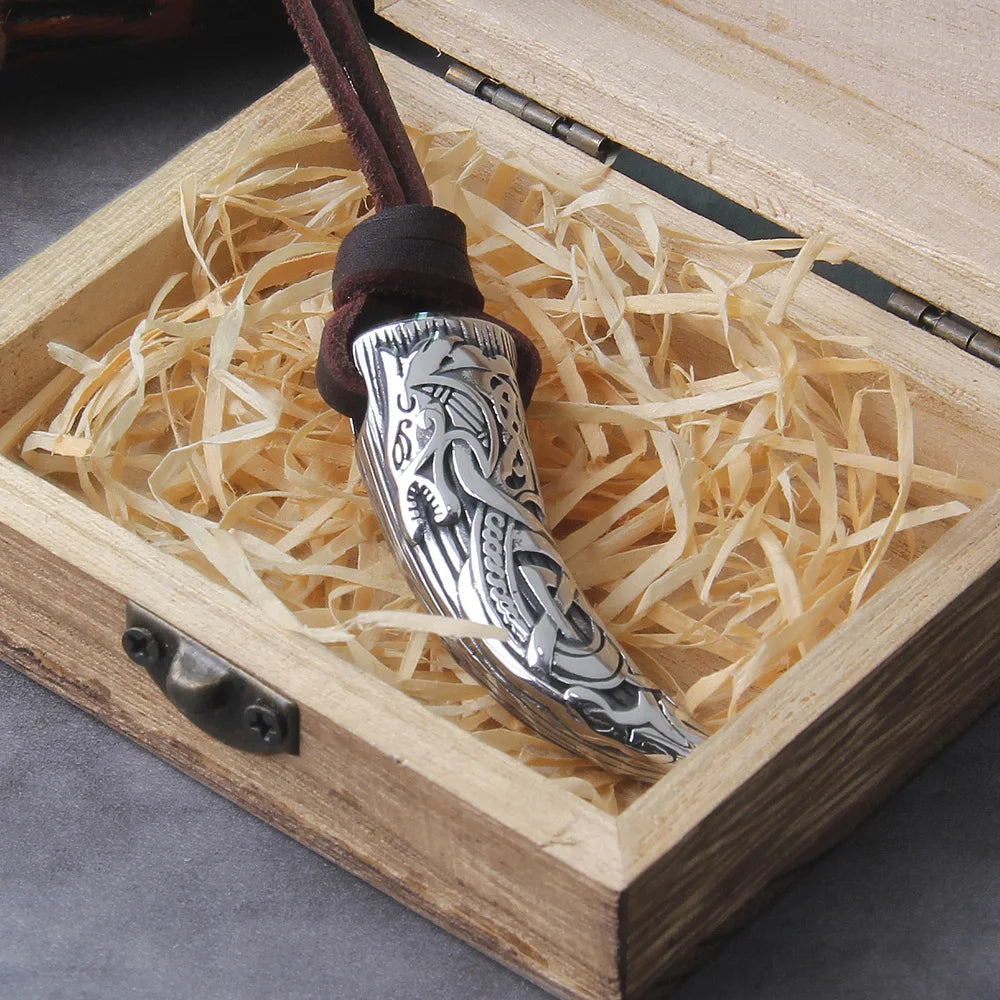 Never Fade Wolf Fang Tooth Spike with wolf Carving patterns Pendant Necklace wooden box as men gift
