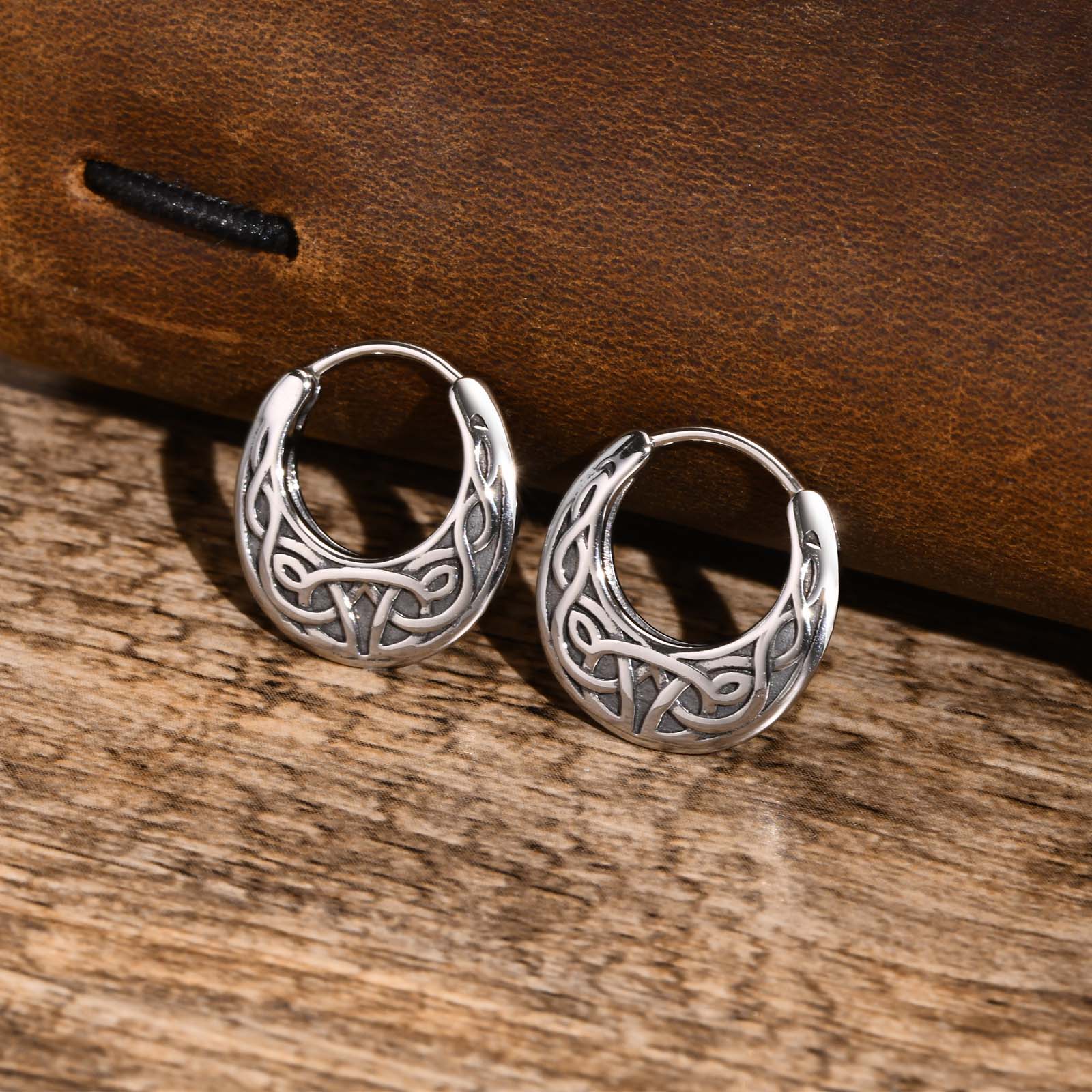 Vnox Nordic Viking Knot Hoop Earrings for Men Women, Stainless Steel Huggies, Ethnic Punk Rock Male Ear Jewelry