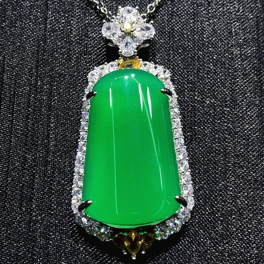 New Natural High-ice Green Calcedony Pendant Agate Ladies Fashion Necklace Green