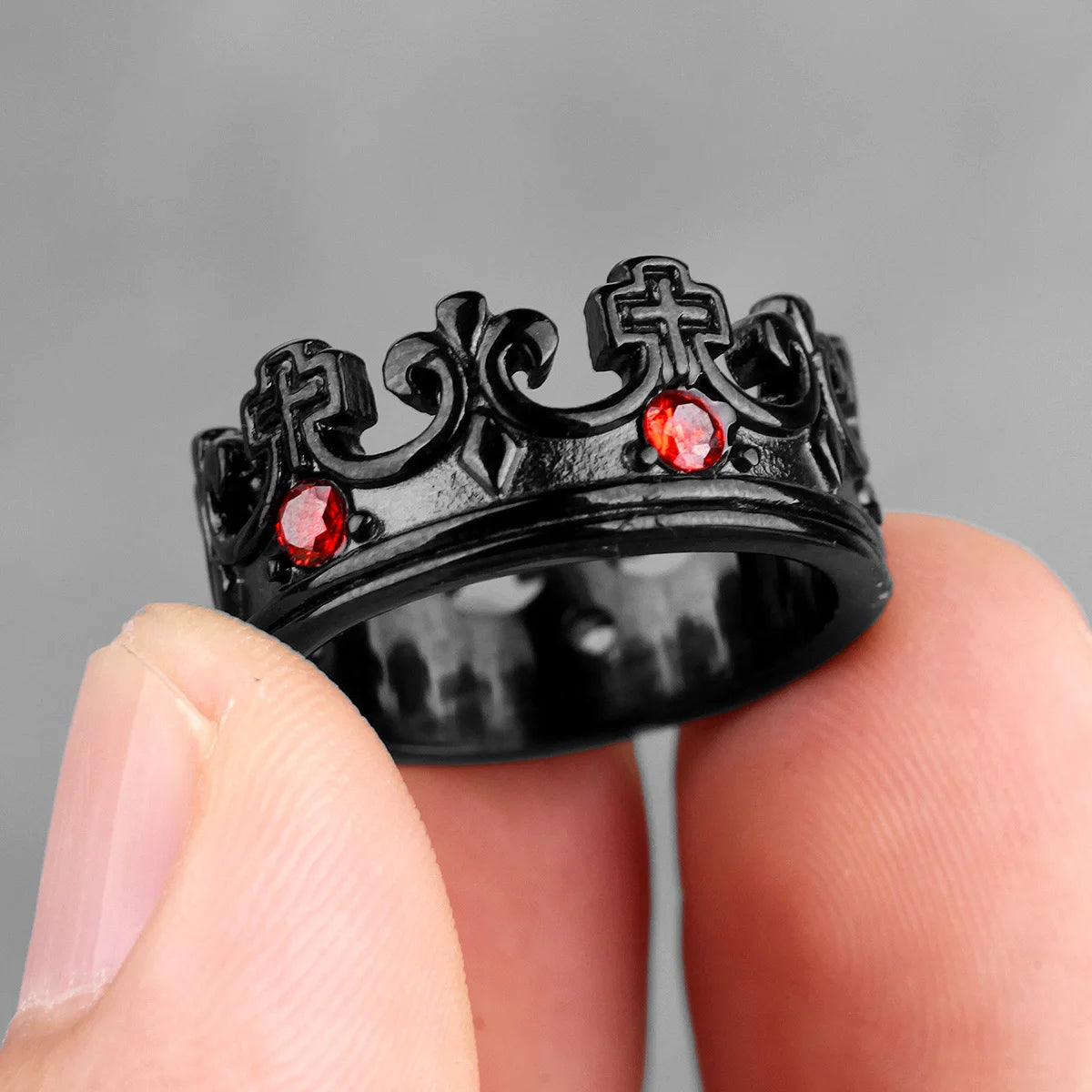 Stainless Steel Royal Crown Luxury Rhinestone Man Rings Creativity Simple Punk for Male Boyfriend Fashion Jewelry Gift Wholesale