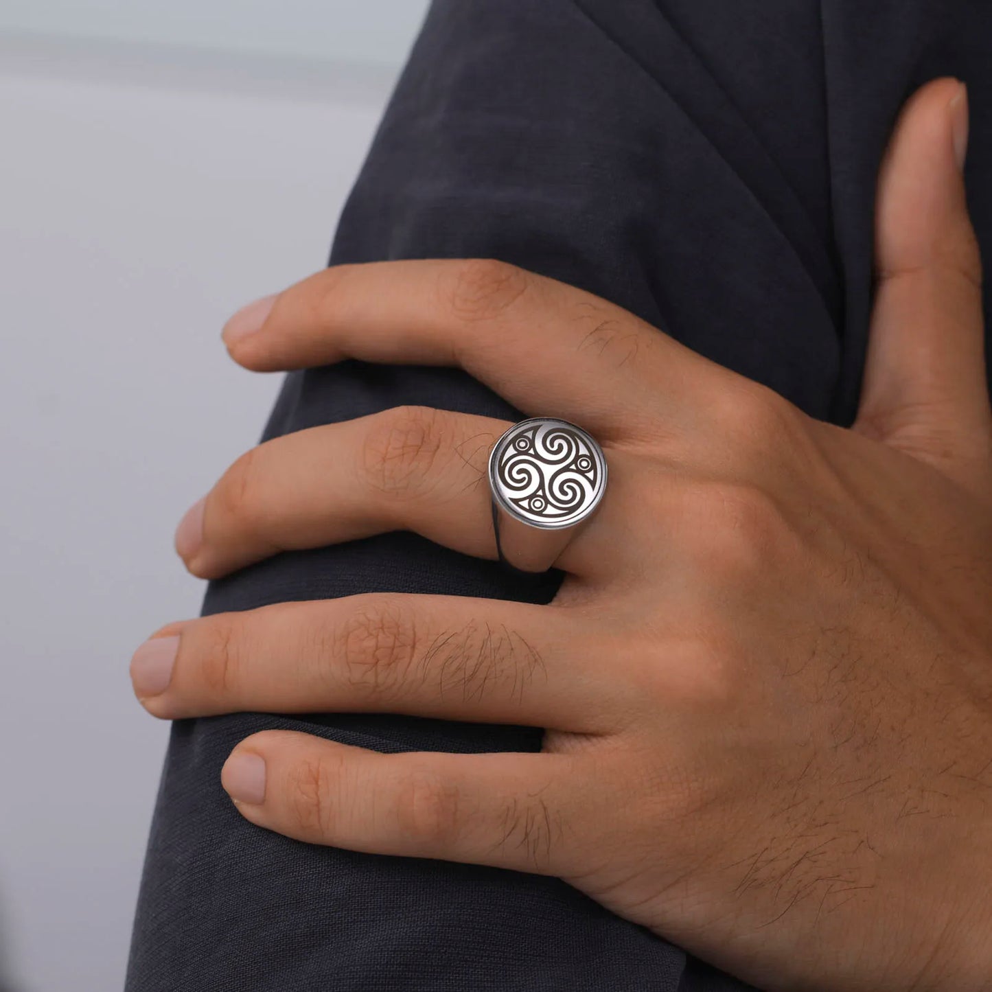 LIKGREAT Stainless Steel Rings for Men Triskele Triple Spiral Symbol Amulet Solomon Signet Ring Punk Occult Magic Pagan Talisman